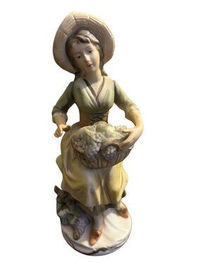 Homco Vintage Porcelain Figurine Girl With Basket Of Grapes Hand-Painted Made In